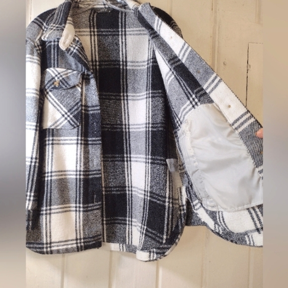 Member's Mark Plaid Shacket Black and White Plaid Button-Up Size (S) - Picture 2 of 12